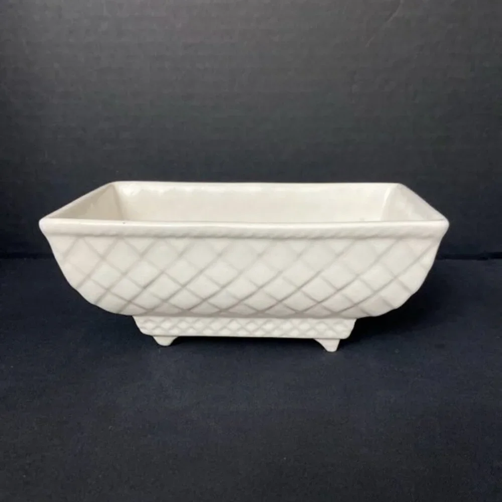 Vtg Hull Pottery Planter Marked USA 404 White‎ Ivory Diamond Pattern Crosshatch